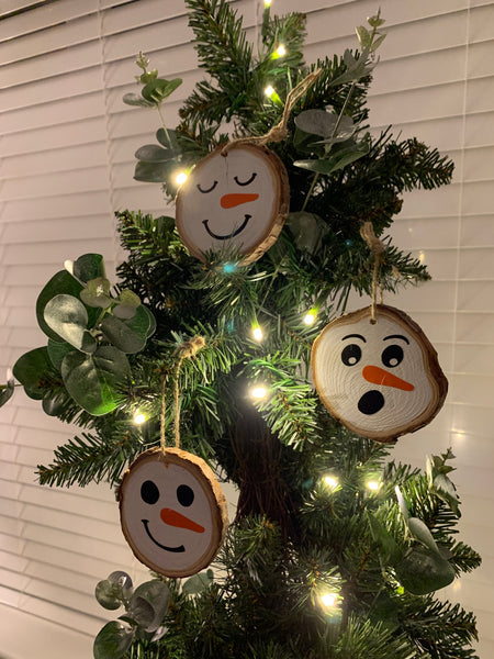 Snowmen Baubles, Christmas Decorations, 3 Christmas Tree Snowmen, Snowmen Tree Decorations, Christmas tree decorations. Wood Slice Snowmen.