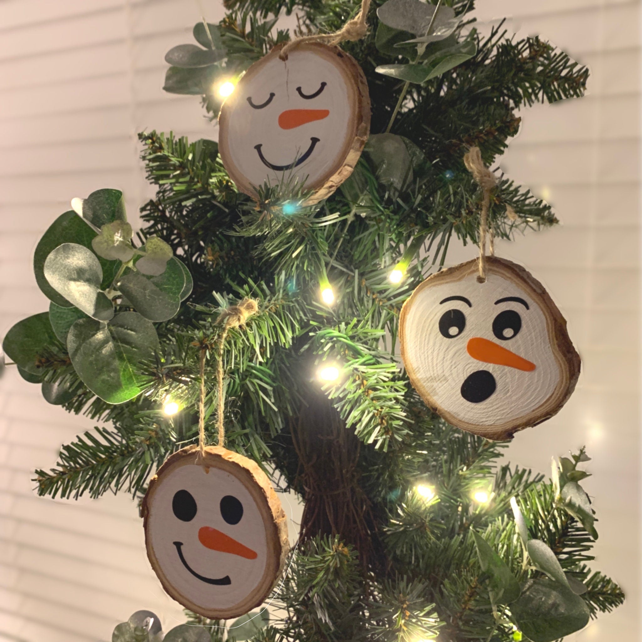 Snowmen Baubles, Christmas Decorations, 3 Christmas Tree Snowmen, Snowmen Tree Decorations, Christmas tree decorations. Wood Slice Snowmen.