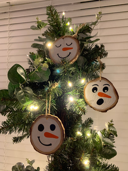 Snowmen Baubles, Christmas Decorations, 3 Christmas Tree Snowmen, Snowmen Tree Decorations, Christmas tree decorations. Wood Slice Snowmen.