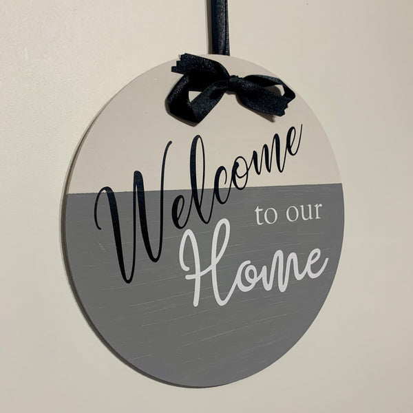 Welcome to our Home, New Home Gift, Wooden Sign/Wall Hanger, wooden round sign, 20 cm diameter, Moving in Gift, Entry sign. Wall hangings.