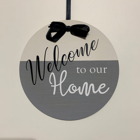 Welcome to our Home, New Home Gift, Wooden Sign/Wall Hanger, wooden round sign, 20 cm diameter, Moving in Gift, Entry sign. Wall hangings.